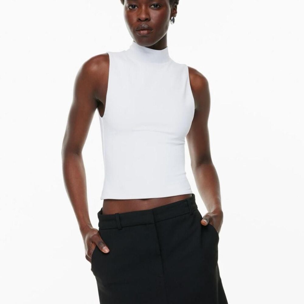 Babaton Women's White and Cream Crop-top